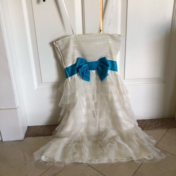 Betsey Johnson cream ruffled midi dress - Picture 5 of 6